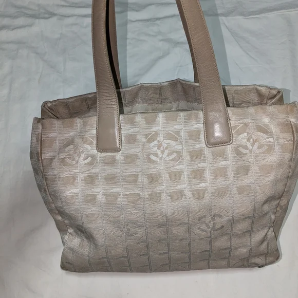 Chanel Tote - Picture 2 of 14